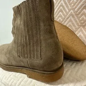 Vince Beacon Suede Chelsea Boots _aw8i2o37J0mXcbaVh725O0ItKzjvg  main image 2